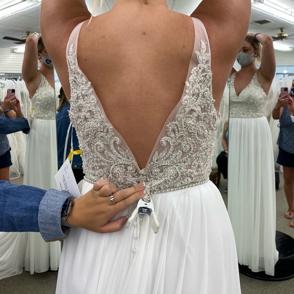 Wedding dress size 18 two hearts bridal - Picture 4 of 9